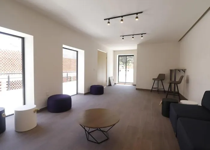 Hotel Collection O Roma Spot